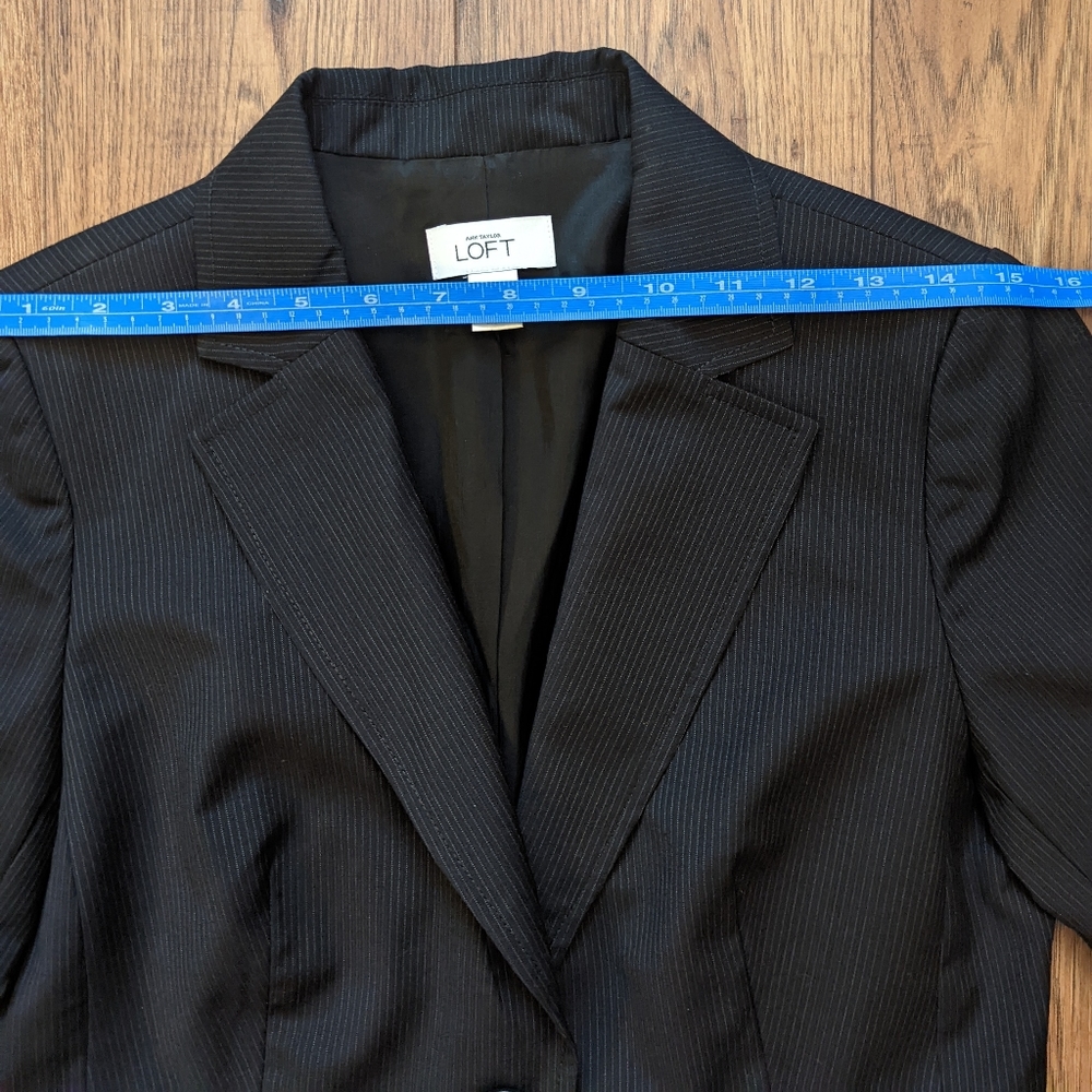 🔥Ann Taylor LOFT Navy Blazer - Picture 8 of 11